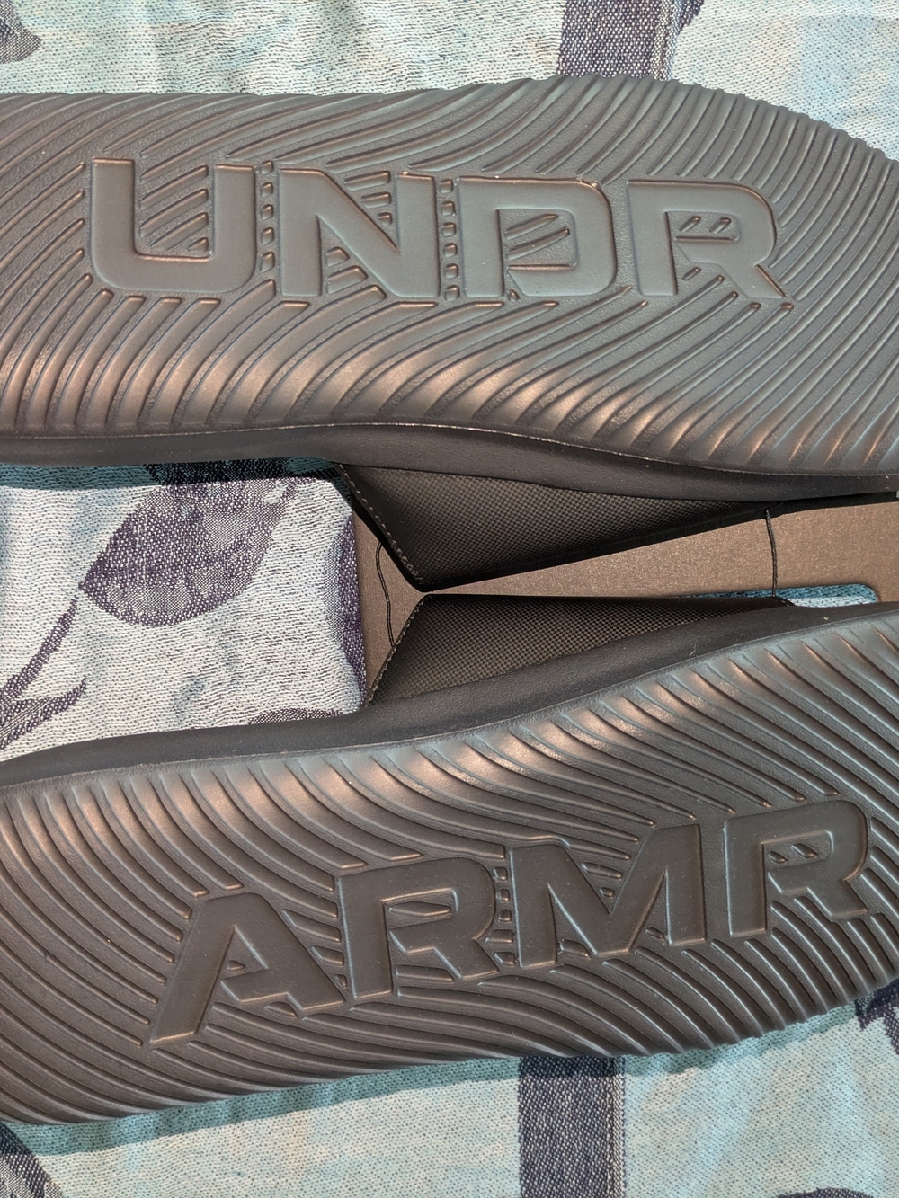 NWT Under Armour Men’s Black Logo Slide Sandals - Picture 2 of 8
